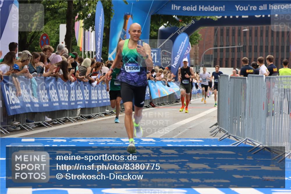 29.06.2025 - hella hamburg halbmarathon Strokosch-Dieckow http://msf.ph/oto/8380775 29.06.2025 10:24:32 Ziel 2892, 7855, 14506 meine-sportfotos.de