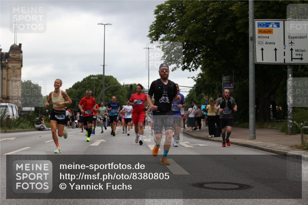 29.06.2025 - hella hamburg halbmarathon Yannick Fuchs http://msf.ph/oto/8380805 29.06.2025 10:54:47 20KM 1188, 1364, 1414, 1453, 1653, 2322, 2323, 3698, 5602, 5603, 6033, 6201, 6309, 6487, 6754, 6757, 6921, 7006, 7065, 7306, 7636, 7759, 7761, 8421, 8422, 8662, 8923, 9020, 9021, 10534, 11623, 11702, 11782, 11937, 12491, 13459, 13516, 13589, 14429, 15269, 16621, 17226, 17899, 17952, 18029, 18063, 18757, 19117, 19146, 19242, 19246 meine-sportfotos.de