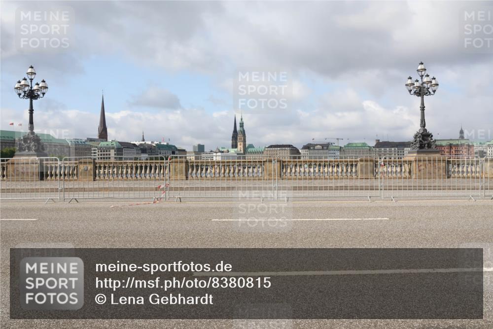 29.06.2025 - hella hamburg halbmarathon Lena Gebhardt http://msf.ph/oto/8380815 29.06.2025 08:52:23 Lombardsbrücke  meine-sportfotos.de