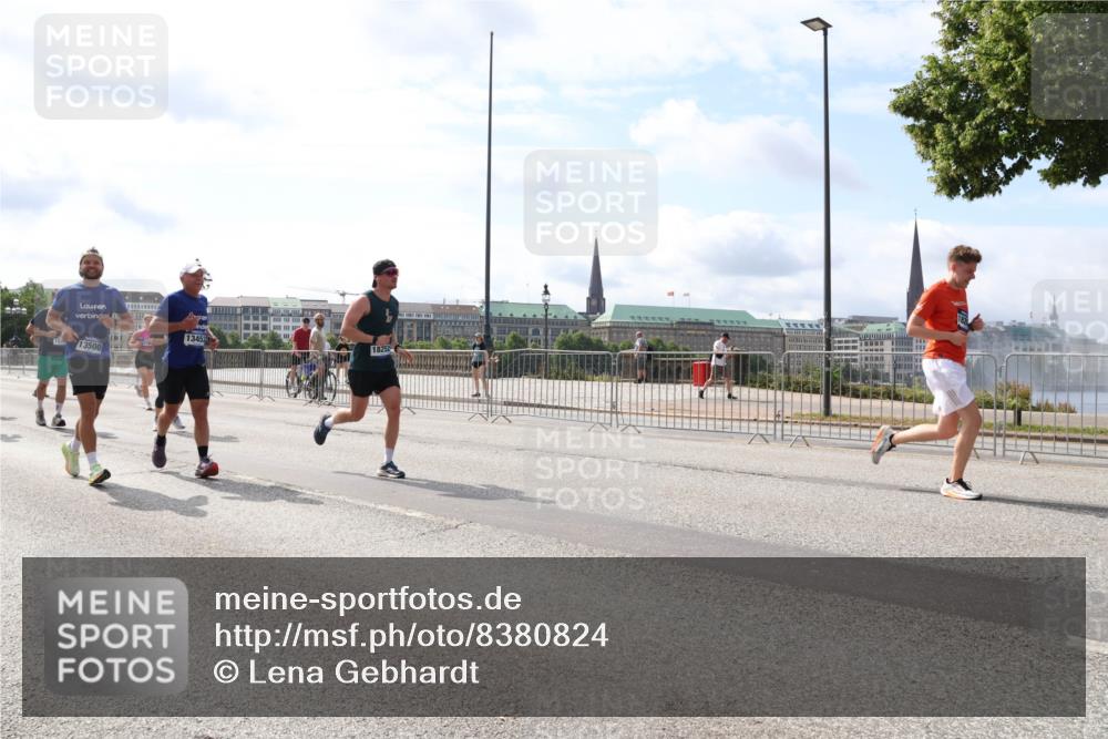 29.06.2025 - hella hamburg halbmarathon Lena Gebhardt http://msf.ph/oto/8380824 29.06.2025 10:15:32 Lombardsbrücke 13500, 13453, 18252, 182, 1296, 1440, 1524, 1745, 2110, 2281, 2720, 2989, 3417, 3513, 3650, 4007, 4466, 4492, 4494, 4495, 5069, 5271, 5739, 5986, 6317, 6376, 6576, 7452, 7809, 7810, 7881, 7941, 7942, 8237, 8256, 8609, 9192, 9307, 9423, 9657, 9847, 9975, 9997, 10108, 10608, 10775, 10858, 11598, 12457, 12469, 12521, 13179, 13197, 13453, 13500, 13818, 13951, 14413, 14423, 14550, 14552, 15150, 15307, 15740 meine-sportfotos.de