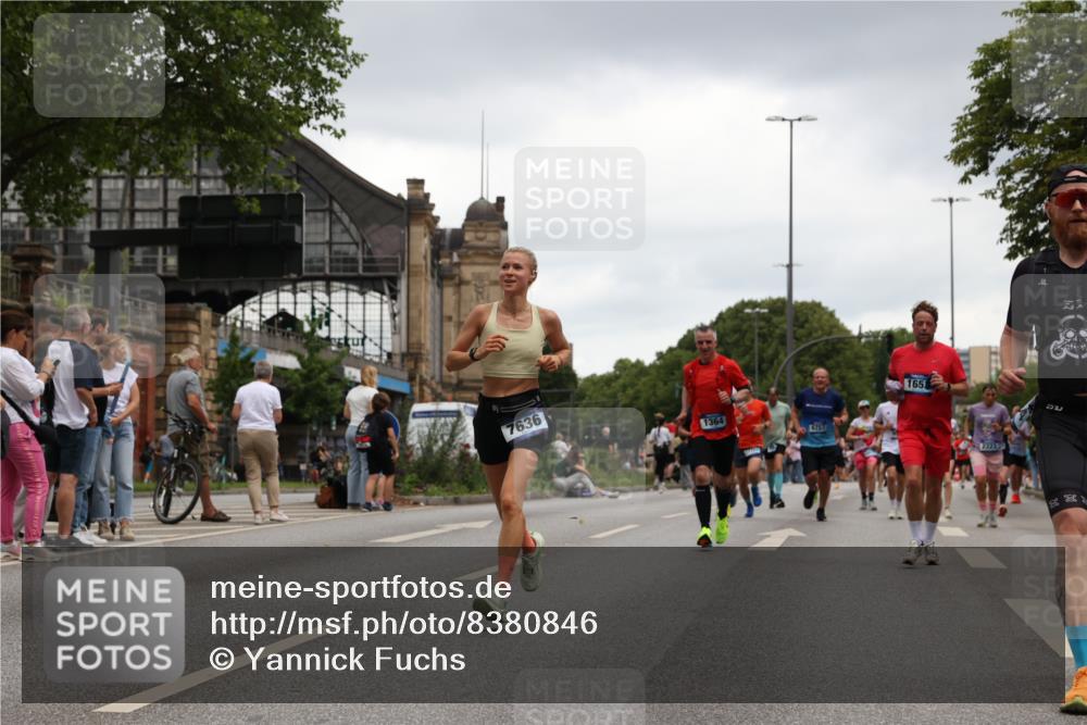 29.06.2025 - hella hamburg halbmarathon Yannick Fuchs http://msf.ph/oto/8380846 29.06.2025 10:54:48 20KM 1188, 1364, 1414, 1453, 1653, 2322, 2323, 2661, 3698, 5602, 5603, 6033, 6201, 6309, 6487, 6754, 6757, 6921, 7006, 7065, 7306, 7636, 7759, 7761, 8421, 8422, 8662, 8923, 9020, 9021, 10534, 11623, 11702, 11782, 12491, 13459, 13516, 13589, 14429, 15269, 16621, 17145, 17226, 17899, 17952, 18063, 18757, 19117, 19146, 19242, 19246 meine-sportfotos.de