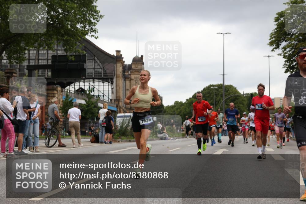 29.06.2025 - hella hamburg halbmarathon Yannick Fuchs http://msf.ph/oto/8380868 29.06.2025 10:54:48 20KM 1188, 1364, 1414, 1453, 1653, 2322, 2323, 2661, 3698, 5602, 5603, 6033, 6201, 6309, 6487, 6754, 6757, 6921, 7006, 7065, 7306, 7636, 7759, 7761, 8421, 8422, 8662, 8923, 9020, 9021, 10534, 11623, 11702, 11782, 12491, 13459, 13516, 13589, 14429, 15269, 16621, 17145, 17226, 17899, 17952, 18063, 18757, 19117, 19146, 19242, 19246 meine-sportfotos.de