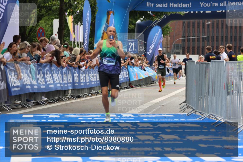 29.06.2025 - hella hamburg halbmarathon Strokosch-Dieckow http://msf.ph/oto/8380880 29.06.2025 10:24:32 Ziel 2892, 7855, 14506 meine-sportfotos.de