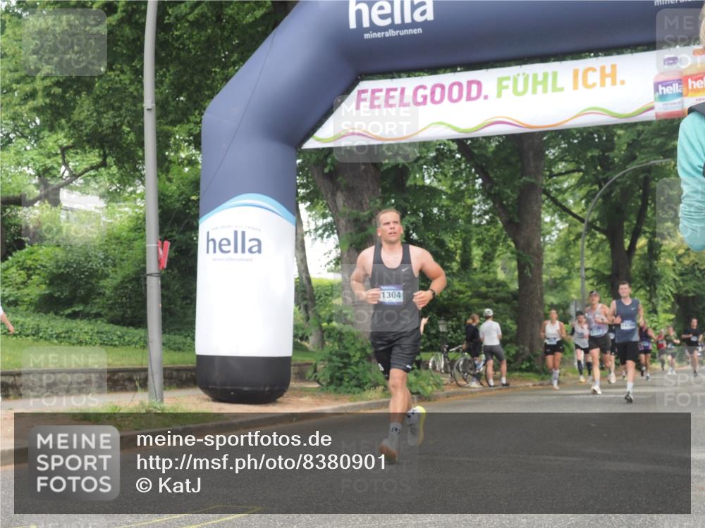 29.06.2025 - hella hamburg halbmarathon KatJ http://msf.ph/oto/8380901 29.06.2025 10:25:11 Zwischen KM18-KM19 2774 meine-sportfotos.de