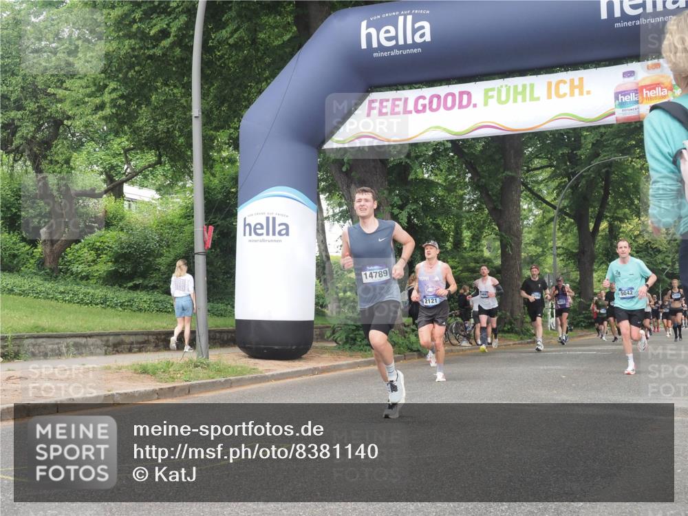 29.06.2025 - hella hamburg halbmarathon KatJ http://msf.ph/oto/8381140 29.06.2025 10:25:13 Zwischen KM18-KM19  meine-sportfotos.de