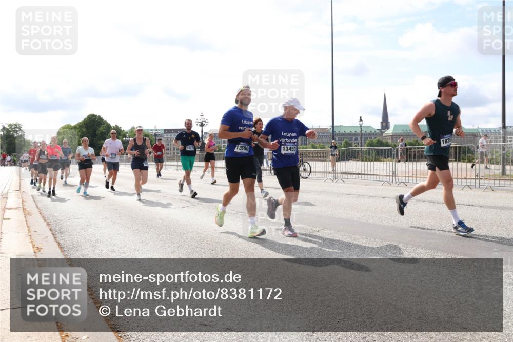 29.06.2025 - hella hamburg halbmarathon Lena Gebhardt http://msf.ph/oto/8381172 29.06.2025 10:15:33 Lombardsbrücke 1825, 1077, 13500, 13453, 1693916041, 3252, 3417, 1296, 1440, 1524, 1745, 2110, 2281, 2720, 2989, 3417, 3513, 3650, 4007, 4466, 4492, 4494, 4495, 5069, 5271, 5739, 5986, 6317, 6376, 6576, 7452, 7809, 7810, 7881, 7941, 7942, 8237, 8256, 8609, 9192, 9307, 9423, 9657, 9847, 9975, 9997, 10108, 10608, 10775, 10858, 12457, 12469, 12521, 13179, 13197, 13453, 13500, 13818, 13951, 14413, 14423, 14550, 14552, 15150, 15307, 15740 meine-sportfotos.de
