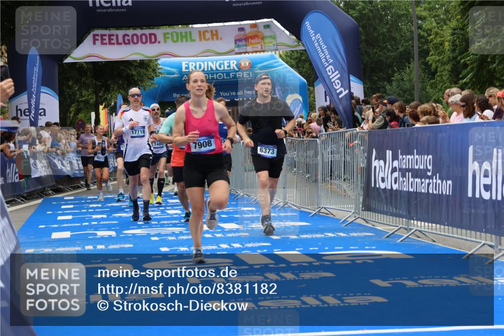 29.06.2025 - hella hamburg halbmarathon Strokosch-Dieckow http://msf.ph/oto/8381182 29.06.2025 10:47:07 Ziel 1460, 2623, 4093, 4377, 5472, 6373, 6700, 6716, 7480, 7908, 9794, 10208, 10211, 12579, 13007, 14415, 14783, 15684, 15825, 17718, 17915 meine-sportfotos.de