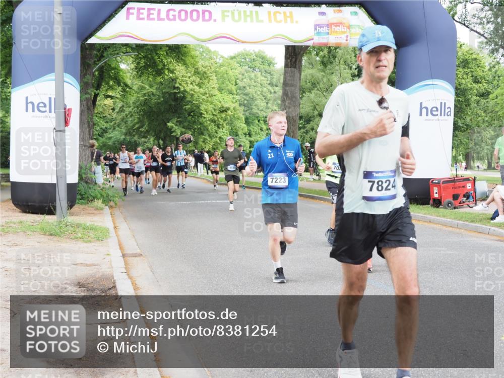 29.06.2025 - hella hamburg halbmarathon MichiJ http://msf.ph/oto/8381254 29.06.2025 10:46:23 Zwischen KM18-KM19 4986, 7031, 7223, 7824, 8030, 8509, 10488, 11394, 12446, 14823, 16530, 18485, 19178 meine-sportfotos.de