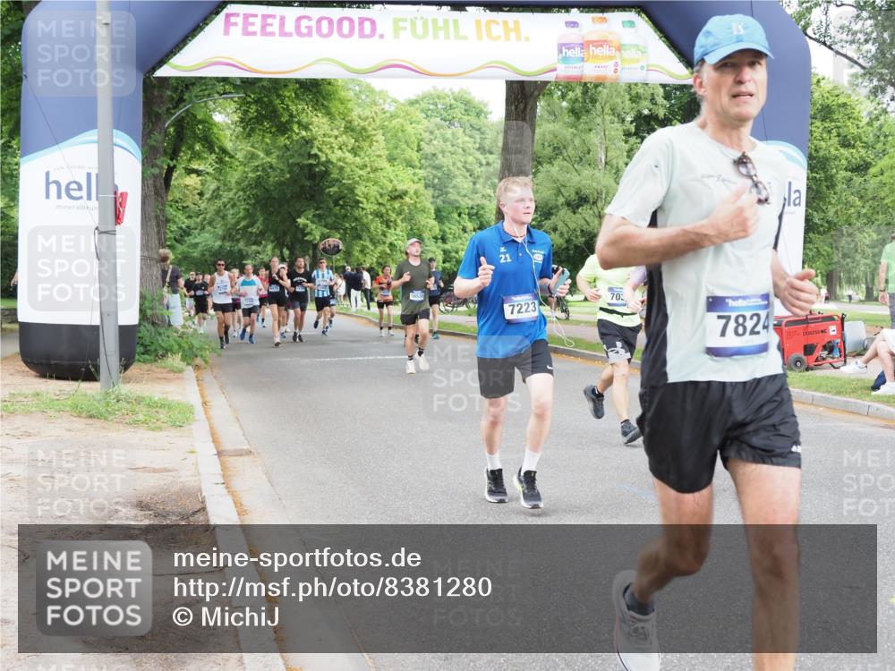 29.06.2025 - hella hamburg halbmarathon MichiJ http://msf.ph/oto/8381280 29.06.2025 10:46:23 Zwischen KM18-KM19 4986, 7031, 7223, 7824, 8030, 8509, 10488, 11394, 12446, 14823, 16530, 18485, 19178 meine-sportfotos.de