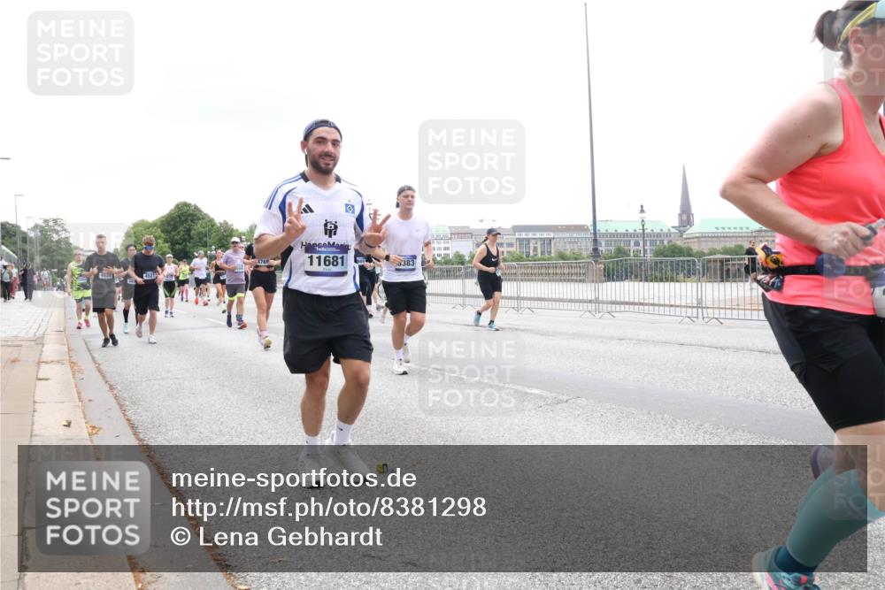 29.06.2025 - hella hamburg halbmarathon Lena Gebhardt http://msf.ph/oto/8381298 29.06.2025 10:49:31 Lombardsbrücke 4525, 4527, 11681, 383, 1040, 1041, 1525, 1625, 1805, 1888, 2067, 2395, 2466, 2527, 2541, 2668, 2713, 2862, 2927, 2997, 3070, 3086, 3183, 3232, 3383, 3943, 4403, 4525, 4527, 4589, 4769, 4809, 5076, 5106, 5118, 5463, 5552, 5694, 6191, 6694, 6979, 6989, 7301, 7305, 7339, 7366, 7650, 7679, 7931, 7936, 8065, 8549, 9162, 9245, 9261, 9341, 9359, 10033, 10038, 10130, 10333, 10403, 10479, 10704, 10782, 10785, 11031, 11192, 11558, 11631, 12388, 13764, 14692 meine-sportfotos.de