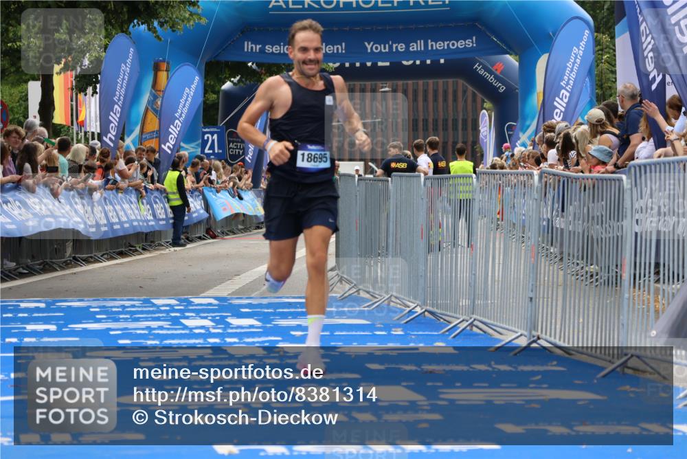 29.06.2025 - hella hamburg halbmarathon Strokosch-Dieckow http://msf.ph/oto/8381314 29.06.2025 10:24:18 Ziel 5612, 6816, 7331, 18695 meine-sportfotos.de