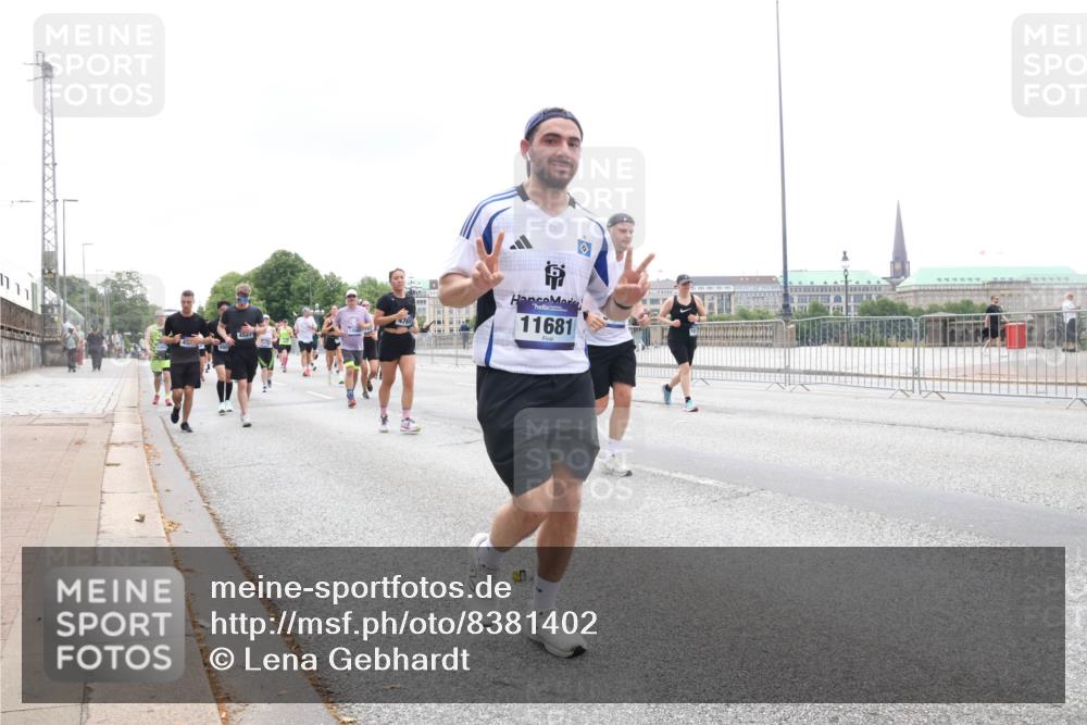29.06.2025 - hella hamburg halbmarathon Lena Gebhardt http://msf.ph/oto/8381402 29.06.2025 10:49:31 Lombardsbrücke 11681, 1040, 1041, 1525, 1625, 1805, 1888, 2067, 2395, 2466, 2527, 2541, 2668, 2713, 2862, 2927, 2997, 3070, 3086, 3183, 3232, 3383, 3943, 4403, 4525, 4527, 4589, 4769, 4809, 5076, 5106, 5118, 5463, 5552, 5694, 6191, 6694, 6979, 6989, 7301, 7305, 7339, 7366, 7650, 7679, 7931, 7936, 8065, 8549, 9162, 9245, 9261, 9341, 9359, 10033, 10038, 10130, 10333, 10403, 10479, 10704, 10782, 10785, 11031, 11192, 11558, 11631, 12388, 13764, 14692 meine-sportfotos.de
