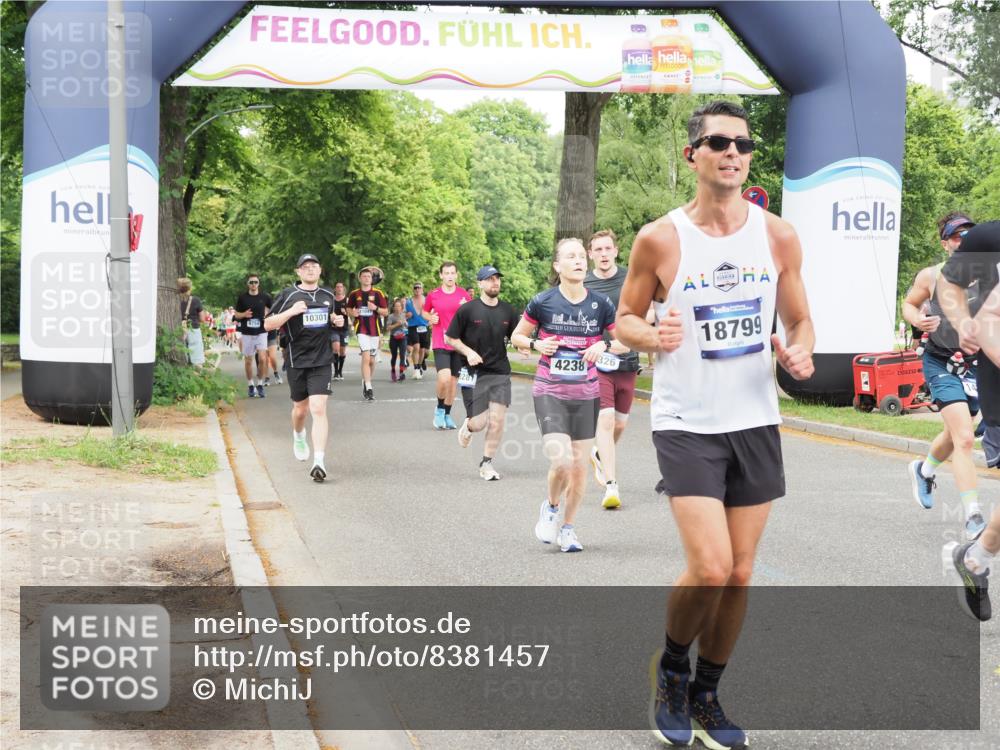 29.06.2025 - hella hamburg halbmarathon MichiJ http://msf.ph/oto/8381457 29.06.2025 10:46:31 Zwischen KM18-KM19 4238, 6033, 6438, 6470, 8326, 12564, 12736, 13706, 14732, 15344, 16530, 17814, 18377, 18799 meine-sportfotos.de