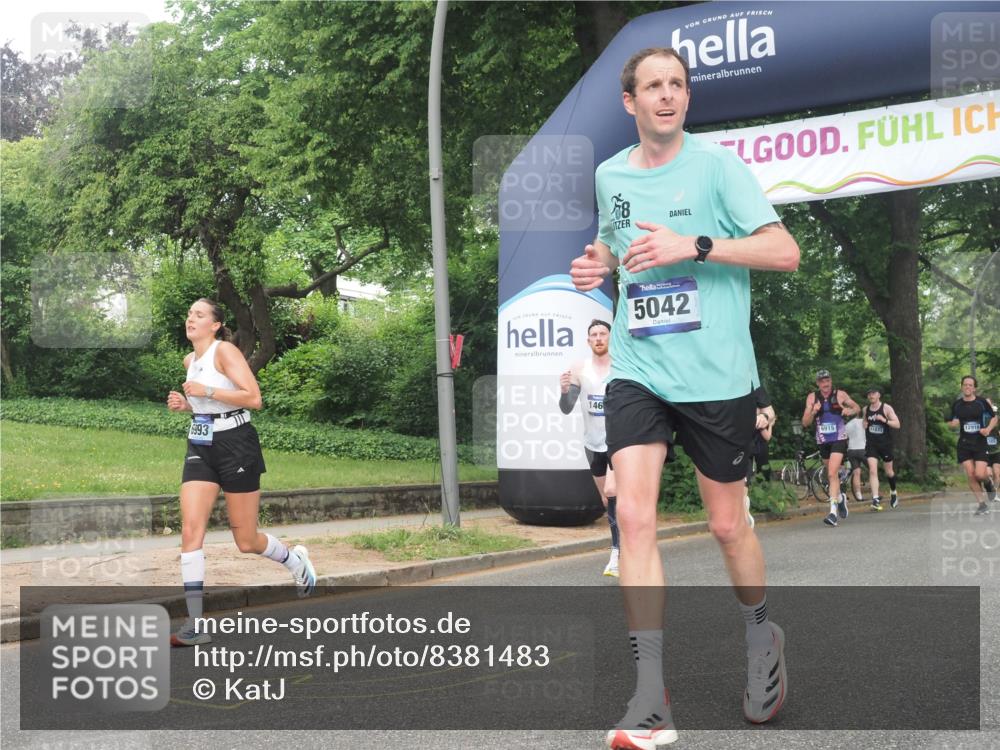 29.06.2025 - hella hamburg halbmarathon KatJ http://msf.ph/oto/8381483 29.06.2025 10:25:16 Zwischen KM18-KM19 2121, 5042, 6993 meine-sportfotos.de