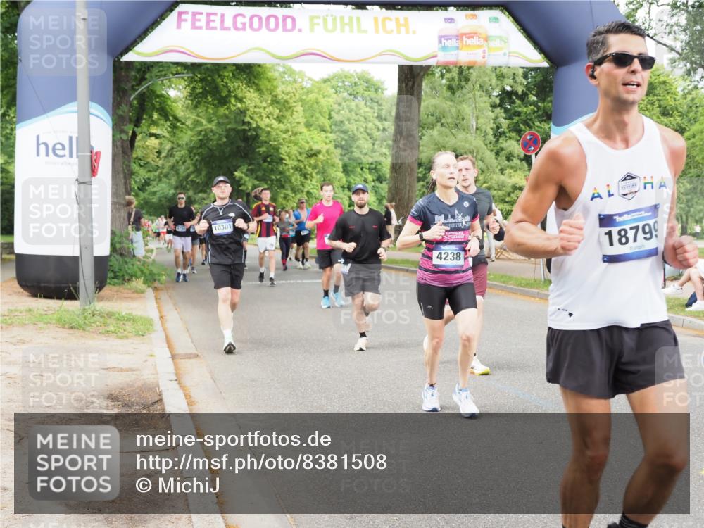 29.06.2025 - hella hamburg halbmarathon MichiJ http://msf.ph/oto/8381508 29.06.2025 10:46:31 Zwischen KM18-KM19 4238, 6033, 6438, 6470, 8326, 12564, 12736, 13706, 14732, 15344, 16530, 17814, 18377, 18799 meine-sportfotos.de