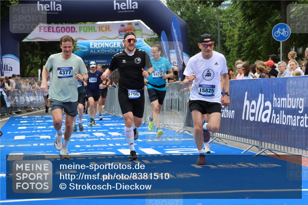 29.06.2025 - hella hamburg halbmarathon Strokosch-Dieckow http://msf.ph/oto/8381510 29.06.2025 10:47:02 Ziel 1139, 1460, 1689, 4093, 4377, 5472, 6700, 7908, 9794, 10122, 12579, 13007, 13728, 14415, 14449, 14594, 14783, 15684, 15825, 16081, 17979 meine-sportfotos.de