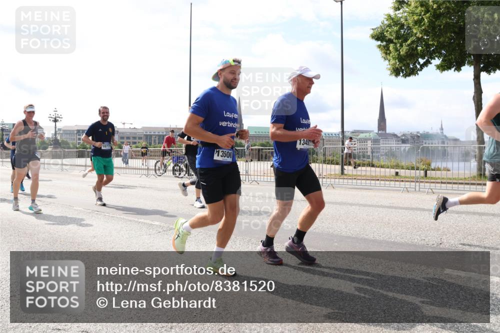 29.06.2025 - hella hamburg halbmarathon Lena Gebhardt http://msf.ph/oto/8381520 29.06.2025 10:15:34 Lombardsbrücke 1345, 1077, 13500, 1296, 1440, 1524, 1745, 2110, 2281, 2720, 2989, 3417, 3513, 3650, 4007, 4466, 4492, 4494, 4495, 5069, 5271, 5739, 5986, 6317, 6376, 6576, 7452, 7809, 7810, 7881, 7941, 7942, 8237, 8256, 9192, 9307, 9423, 9657, 9847, 9975, 9997, 10108, 10608, 10775, 10858, 12457, 12469, 12521, 13179, 13197, 13453, 13500, 13818, 13951, 14413, 14423, 14550, 14552, 15150, 15307, 15740 meine-sportfotos.de