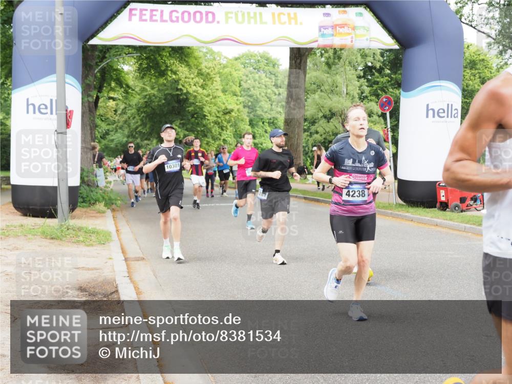 29.06.2025 - hella hamburg halbmarathon MichiJ http://msf.ph/oto/8381534 29.06.2025 10:46:32 Zwischen KM18-KM19 4238, 6033, 6438, 6470, 8326, 10281, 10301, 11041, 12564, 12736, 13706, 14732, 15344, 17814, 18377, 18799 meine-sportfotos.de