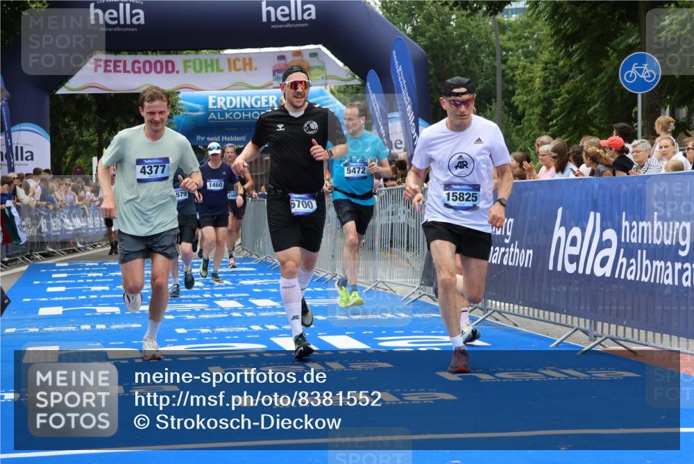 29.06.2025 - hella hamburg halbmarathon Strokosch-Dieckow http://msf.ph/oto/8381552 29.06.2025 10:47:02 Ziel 1139, 1460, 1689, 4093, 4377, 5472, 6700, 7908, 9794, 10122, 12579, 13007, 13728, 14415, 14449, 14594, 14783, 15684, 15825, 16081, 17979 meine-sportfotos.de