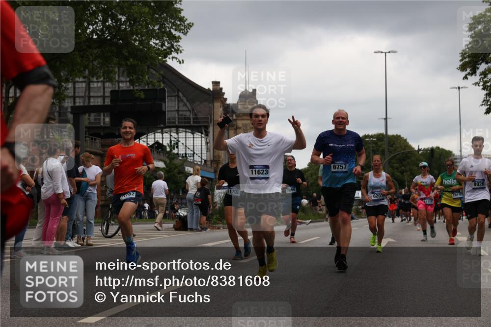 29.06.2025 - hella hamburg halbmarathon Yannick Fuchs http://msf.ph/oto/8381608 29.06.2025 10:54:53 20KM 1188, 1364, 1414, 1453, 1653, 2322, 2323, 2661, 3698, 5602, 5603, 5775, 6033, 6201, 6487, 6708, 6754, 6757, 6921, 7006, 7065, 7306, 7636, 7759, 7761, 8662, 9020, 9021, 9984, 10534, 11623, 11702, 11782, 13459, 13516, 15269, 16621, 17145, 17226, 17951, 17952, 18133, 18757, 19117, 19146, 19242 meine-sportfotos.de