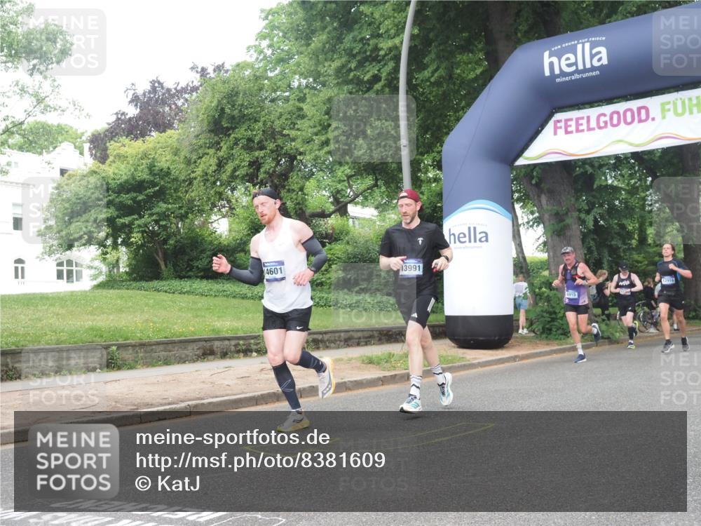 29.06.2025 - hella hamburg halbmarathon KatJ http://msf.ph/oto/8381609 29.06.2025 10:25:17 Zwischen KM18-KM19 2121, 5042, 6993 meine-sportfotos.de