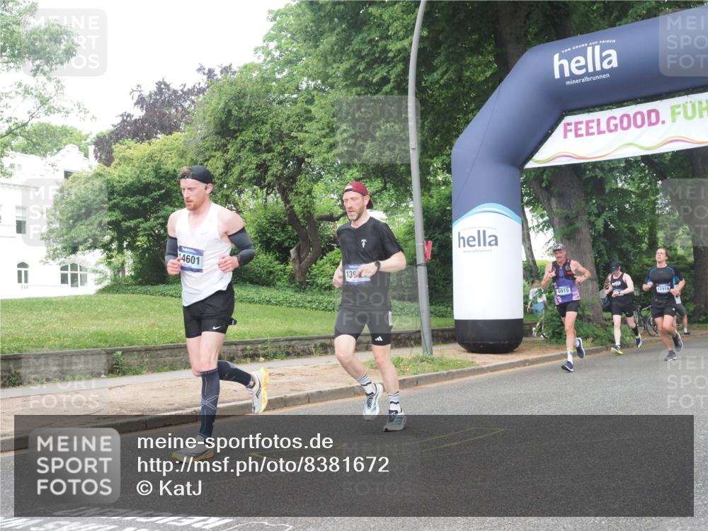 29.06.2025 - hella hamburg halbmarathon KatJ http://msf.ph/oto/8381672 29.06.2025 10:25:18 Zwischen KM18-KM19 2121, 2399, 5042, 6993 meine-sportfotos.de