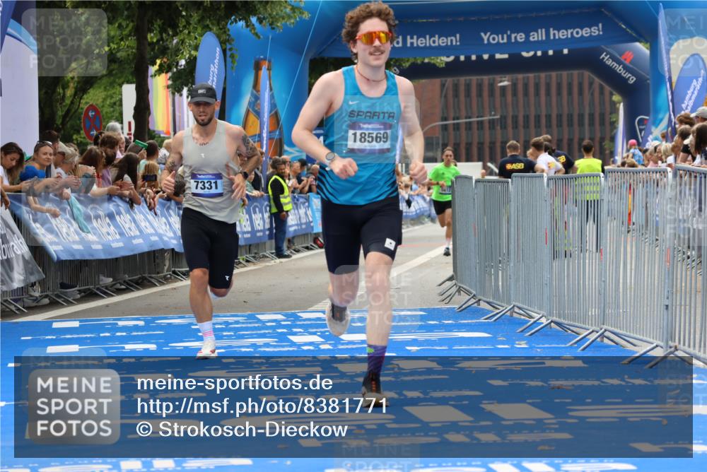 29.06.2025 - hella hamburg halbmarathon Strokosch-Dieckow http://msf.ph/oto/8381771 29.06.2025 10:24:09 Ziel 5612, 6816, 7331, 9269, 10234, 17614, 18569, 19041 meine-sportfotos.de