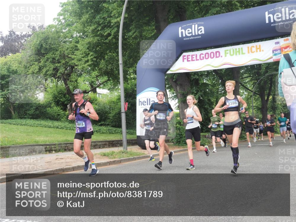 29.06.2025 - hella hamburg halbmarathon KatJ http://msf.ph/oto/8381789 29.06.2025 10:25:19 Zwischen KM18-KM19 1385, 2121, 2399, 5042, 6915, 6993 meine-sportfotos.de