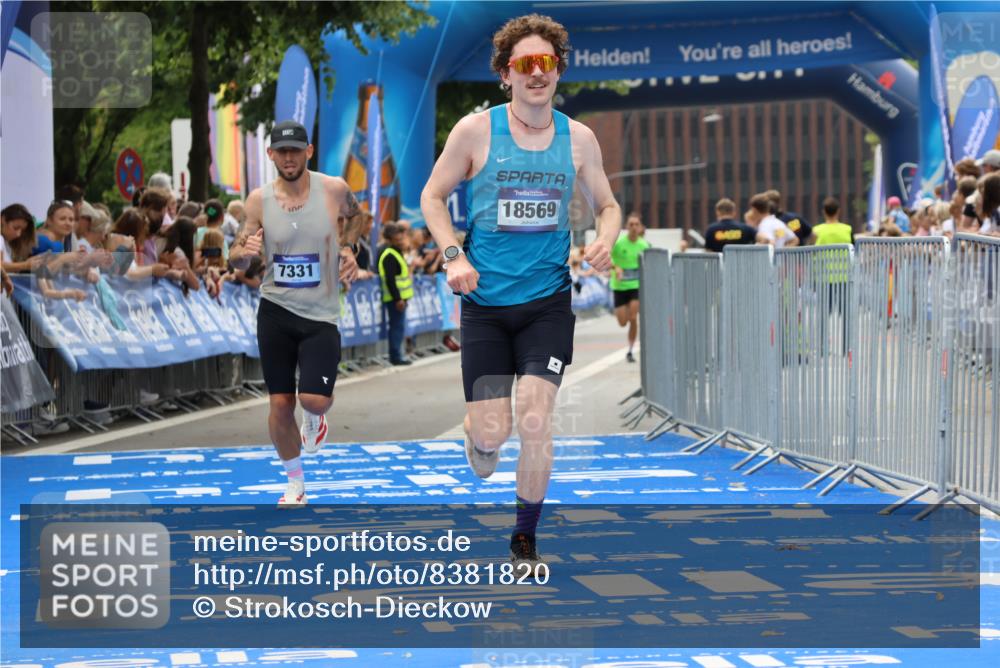 29.06.2025 - hella hamburg halbmarathon Strokosch-Dieckow http://msf.ph/oto/8381820 29.06.2025 10:24:09 Ziel 5612, 6816, 7331, 9269, 10234, 17614, 18569, 19041 meine-sportfotos.de