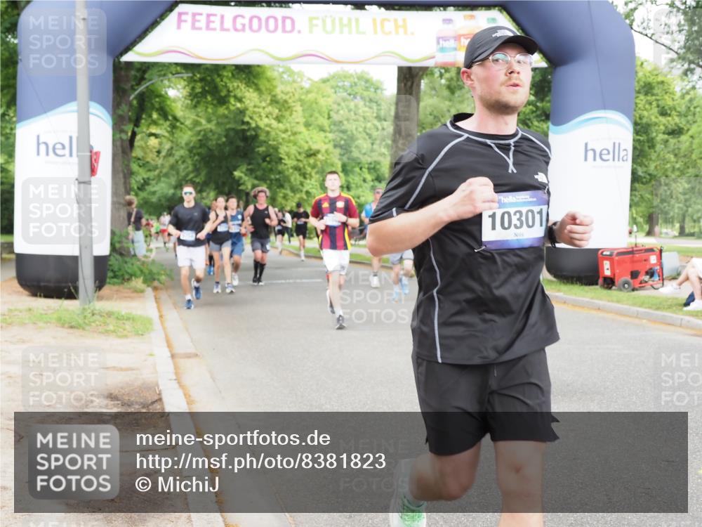 29.06.2025 - hella hamburg halbmarathon MichiJ http://msf.ph/oto/8381823 29.06.2025 10:46:34 Zwischen KM18-KM19 4238, 6033, 6438, 6754, 8326, 10281, 10301, 11041, 12564, 12736, 13706, 14732, 15344, 17814, 18377, 18727 meine-sportfotos.de