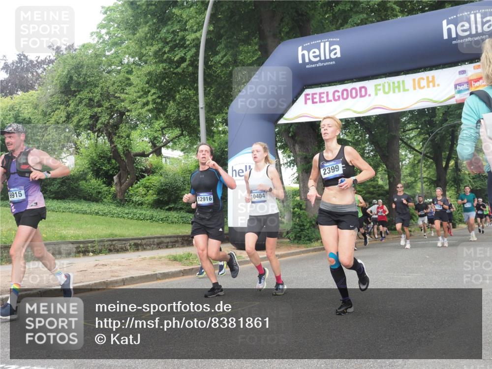 29.06.2025 - hella hamburg halbmarathon KatJ http://msf.ph/oto/8381861 29.06.2025 10:25:20 Zwischen KM18-KM19 1385, 2121, 2399, 5042, 6915, 6993, 7154 meine-sportfotos.de