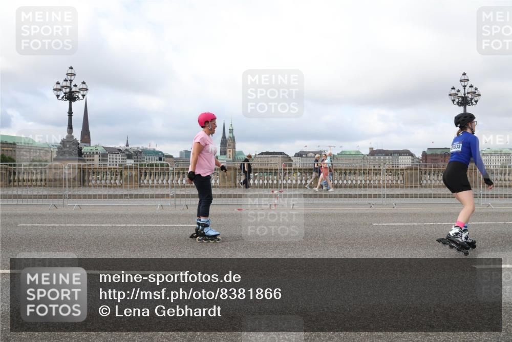 29.06.2025 - hella hamburg halbmarathon Lena Gebhardt http://msf.ph/oto/8381866 29.06.2025 09:15:11 Lombardsbrücke 20533 meine-sportfotos.de