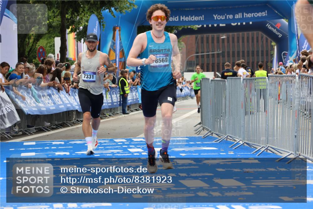 29.06.2025 - hella hamburg halbmarathon Strokosch-Dieckow http://msf.ph/oto/8381923 29.06.2025 10:24:09 Ziel 5612, 6816, 7331, 9269, 10234, 17614, 18569, 19041 meine-sportfotos.de