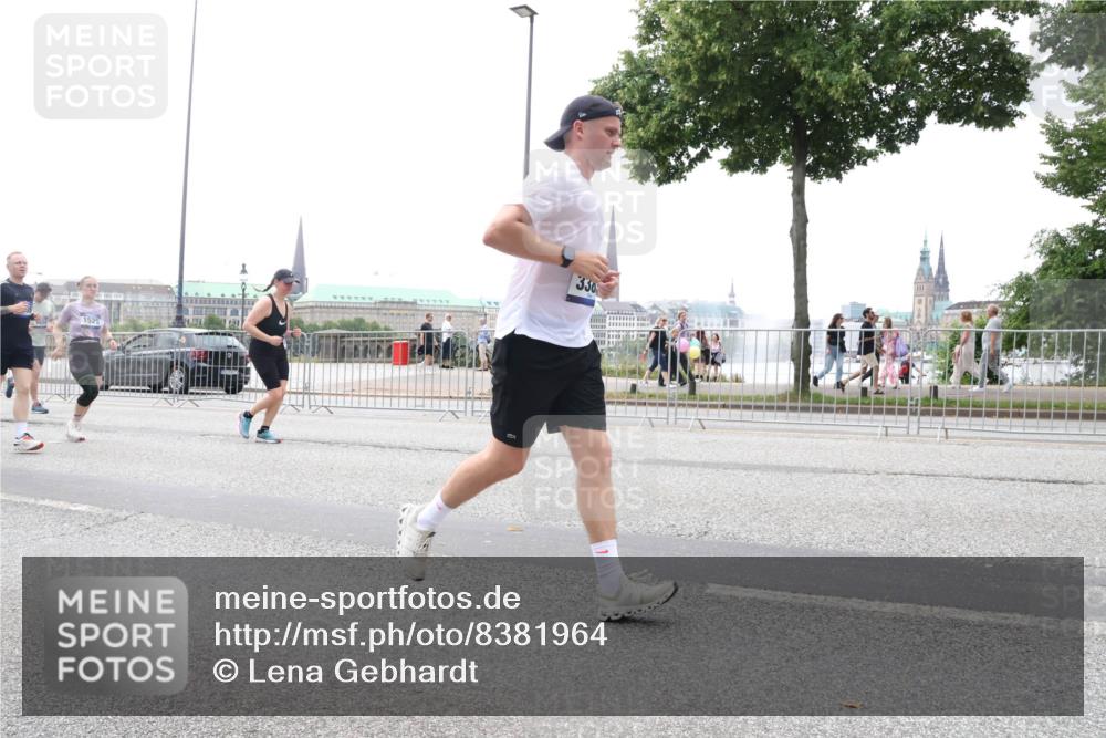 29.06.2025 - hella hamburg halbmarathon Lena Gebhardt http://msf.ph/oto/8381964 29.06.2025 10:49:32 Lombardsbrücke 1525, 330, 1040, 1041, 1525, 1625, 1805, 1888, 2067, 2395, 2466, 2527, 2541, 2668, 2713, 2862, 2927, 2997, 3070, 3086, 3183, 3232, 3383, 3943, 4403, 4525, 4527, 4589, 4769, 4809, 5076, 5106, 5118, 5463, 5552, 5694, 6191, 6694, 6979, 6989, 7301, 7305, 7339, 7366, 7650, 7679, 7931, 7936, 8065, 8549, 9162, 9245, 9261, 9341, 9359, 10033, 10038, 10130, 10333, 10403, 10479, 10704, 10782, 10785, 11031, 11192, 11558, 11631, 12124, 12388, 13764, 14692 meine-sportfotos.de