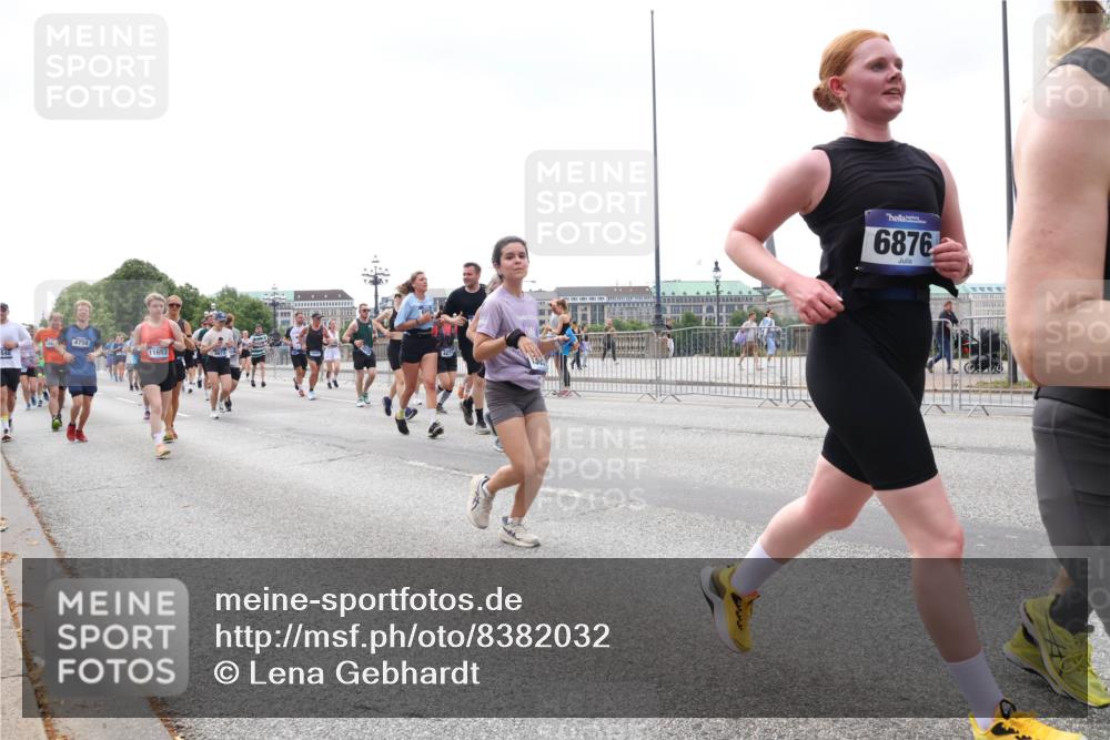 29.06.2025 - hella hamburg halbmarathon Lena Gebhardt http://msf.ph/oto/8382032 29.06.2025 10:40:20 Lombardsbrücke 4756, 11653, 6876, 1018, 1037, 1058, 1076, 1291, 1586, 1691, 1899, 2019, 2109, 2254, 2515, 2572, 2762, 2763, 2866, 2888, 3237, 3293, 3295, 3515, 3607, 3808, 3810, 3882, 3883, 3884, 4173, 4271, 4411, 4471, 4756, 4906, 5059, 5113, 5229, 5263, 5351, 5352, 5654, 5702, 5877, 5901, 5975, 6076, 6097, 6229, 6278, 6280, 6363, 6463, 6548, 6673, 6698, 6750, 6866, 6876, 6890, 6920, 7045, 7108, 7174, 7455, 7456, 7675, 7850, 8107, 8307, 8378, 8391 meine-sportfotos.de
