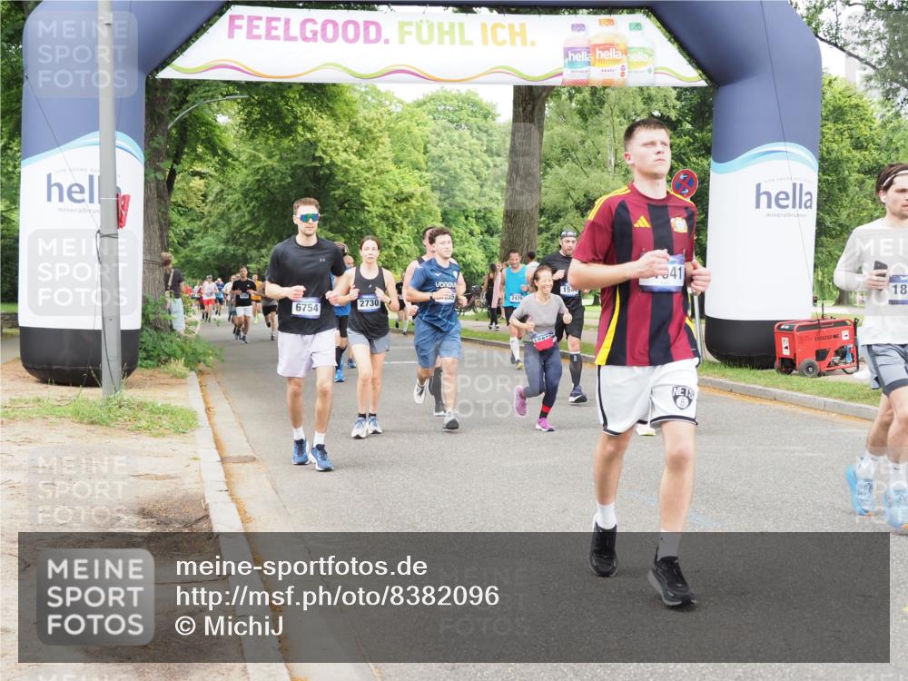 29.06.2025 - hella hamburg halbmarathon MichiJ http://msf.ph/oto/8382096 29.06.2025 10:46:36 Zwischen KM18-KM19 1019, 1544, 2730, 4238, 6033, 6087, 6438, 6754, 8326, 10281, 10301, 11041, 11250, 11935, 12564, 14732, 15344, 18377, 18727, 18855 meine-sportfotos.de