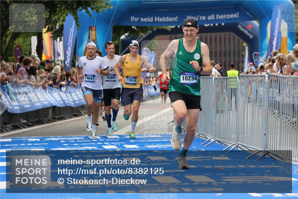 29.06.2025 - hella hamburg halbmarathon Strokosch-Dieckow http://msf.ph/oto/8382125 29.06.2025 10:24:04 Ziel 7331, 9269, 10234, 14753, 17614, 18569, 19041 meine-sportfotos.de