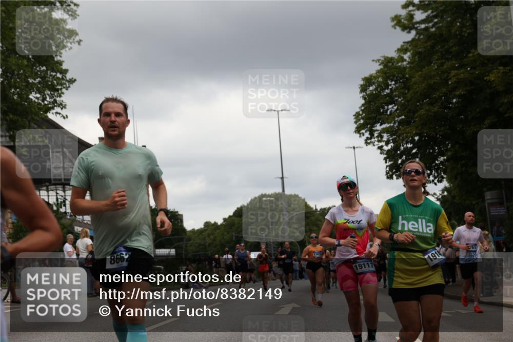 29.06.2025 - hella hamburg halbmarathon Yannick Fuchs http://msf.ph/oto/8382149 29.06.2025 10:54:57 20KM 1188, 1364, 1414, 1453, 1653, 1823, 2322, 2323, 2426, 2661, 3698, 5602, 5603, 5775, 6201, 6487, 6708, 6754, 6757, 6921, 7006, 7250, 7306, 7759, 7761, 8483, 8662, 9020, 9021, 9611, 9984, 10295, 10534, 11623, 11702, 11782, 12789, 12908, 13459, 13516, 15269, 16621, 17145, 17226, 17951, 17952, 18133, 18757, 19117, 19146, 19242 meine-sportfotos.de