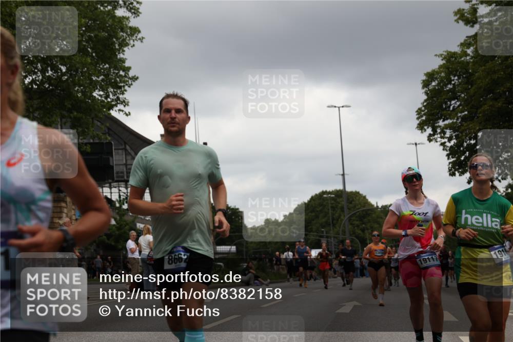 29.06.2025 - hella hamburg halbmarathon Yannick Fuchs http://msf.ph/oto/8382158 29.06.2025 10:54:57 20KM 1188, 1364, 1414, 1453, 1653, 1823, 2322, 2323, 2426, 2661, 3698, 5602, 5603, 5775, 6201, 6487, 6708, 6754, 6757, 6921, 7006, 7250, 7306, 7759, 7761, 8483, 8662, 9020, 9021, 9611, 9984, 10295, 10534, 11623, 11702, 11782, 12789, 12908, 13459, 13516, 15269, 16621, 17145, 17226, 17951, 17952, 18133, 18757, 19117, 19146, 19242 meine-sportfotos.de