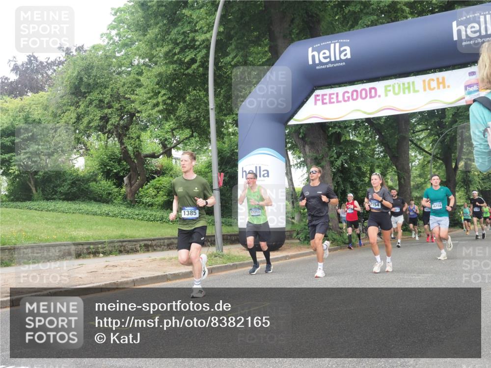 29.06.2025 - hella hamburg halbmarathon KatJ http://msf.ph/oto/8382165 29.06.2025 10:25:22 Zwischen KM18-KM19 1385, 2121, 2399, 5042, 6915, 6993, 7154 meine-sportfotos.de