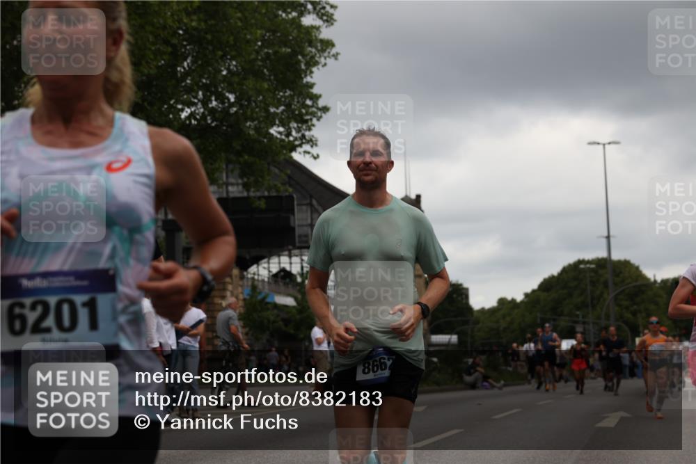 29.06.2025 - hella hamburg halbmarathon Yannick Fuchs http://msf.ph/oto/8382183 29.06.2025 10:54:57 20KM 1188, 1364, 1414, 1453, 1653, 1823, 2322, 2323, 2426, 2661, 3698, 5602, 5603, 5775, 6201, 6487, 6708, 6754, 6757, 6921, 7006, 7250, 7306, 7759, 7761, 8483, 8662, 9020, 9021, 9611, 9984, 10295, 10534, 11623, 11702, 11782, 12789, 12908, 13459, 13516, 15269, 16621, 17145, 17226, 17951, 17952, 18133, 18757, 19117, 19146, 19242 meine-sportfotos.de