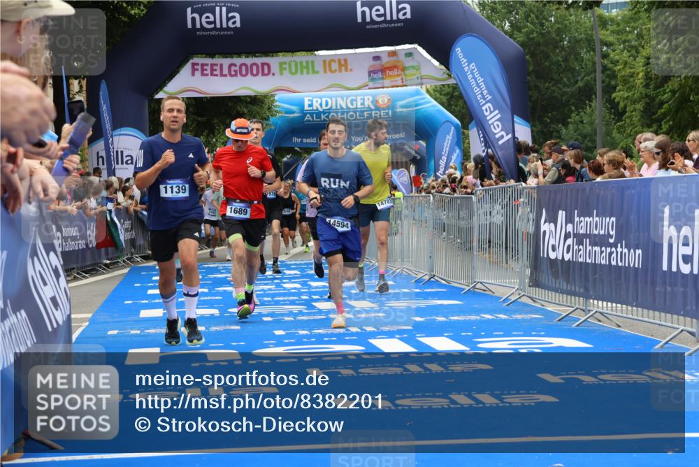 29.06.2025 - hella hamburg halbmarathon Strokosch-Dieckow http://msf.ph/oto/8382201 29.06.2025 10:46:55 Ziel 1139, 1689, 4091, 4377, 9794, 10122, 13728, 13940, 14385, 14415, 14449, 14594, 14783, 15825, 16081, 17172, 17492, 17892, 17979, 19105 meine-sportfotos.de