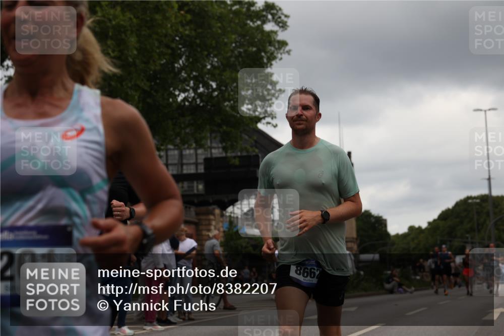 29.06.2025 - hella hamburg halbmarathon Yannick Fuchs http://msf.ph/oto/8382207 29.06.2025 10:54:57 20KM 1188, 1364, 1414, 1453, 1653, 1823, 2322, 2323, 2426, 2661, 3698, 5602, 5603, 5775, 6201, 6487, 6708, 6754, 6757, 6921, 7006, 7250, 7306, 7759, 7761, 8483, 8662, 9020, 9021, 9611, 9984, 10295, 10534, 11623, 11702, 11782, 12789, 12908, 13459, 13516, 15269, 16621, 17145, 17226, 17951, 17952, 18133, 18757, 19117, 19146, 19242 meine-sportfotos.de