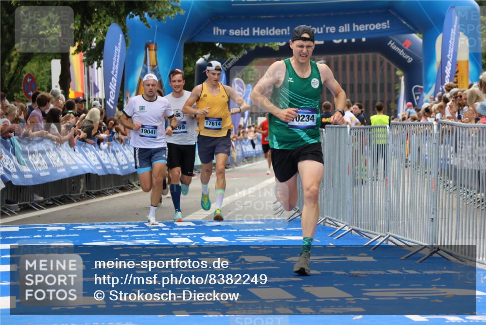 29.06.2025 - hella hamburg halbmarathon Strokosch-Dieckow http://msf.ph/oto/8382249 29.06.2025 10:24:04 Ziel 7331, 9269, 10234, 14753, 17614, 18569, 19041 meine-sportfotos.de
