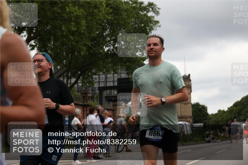 29.06.2025 - hella hamburg halbmarathon Yannick Fuchs http://msf.ph/oto/8382259 29.06.2025 10:54:57 20KM 1188, 1364, 1414, 1453, 1653, 1823, 2322, 2323, 2426, 2661, 3698, 5602, 5603, 5775, 6201, 6487, 6708, 6754, 6757, 6921, 7006, 7250, 7306, 7759, 7761, 8483, 8662, 9020, 9021, 9611, 9984, 10295, 10534, 11623, 11702, 11782, 12789, 12908, 13459, 13516, 15269, 16621, 17145, 17226, 17951, 17952, 18133, 18757, 19117, 19146, 19242 meine-sportfotos.de