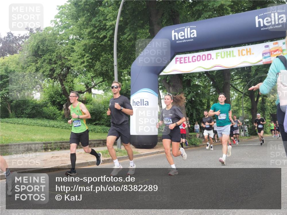 29.06.2025 - hella hamburg halbmarathon KatJ http://msf.ph/oto/8382289 29.06.2025 10:25:23 Zwischen KM18-KM19 1385, 2399, 6915, 7152, 7154 meine-sportfotos.de