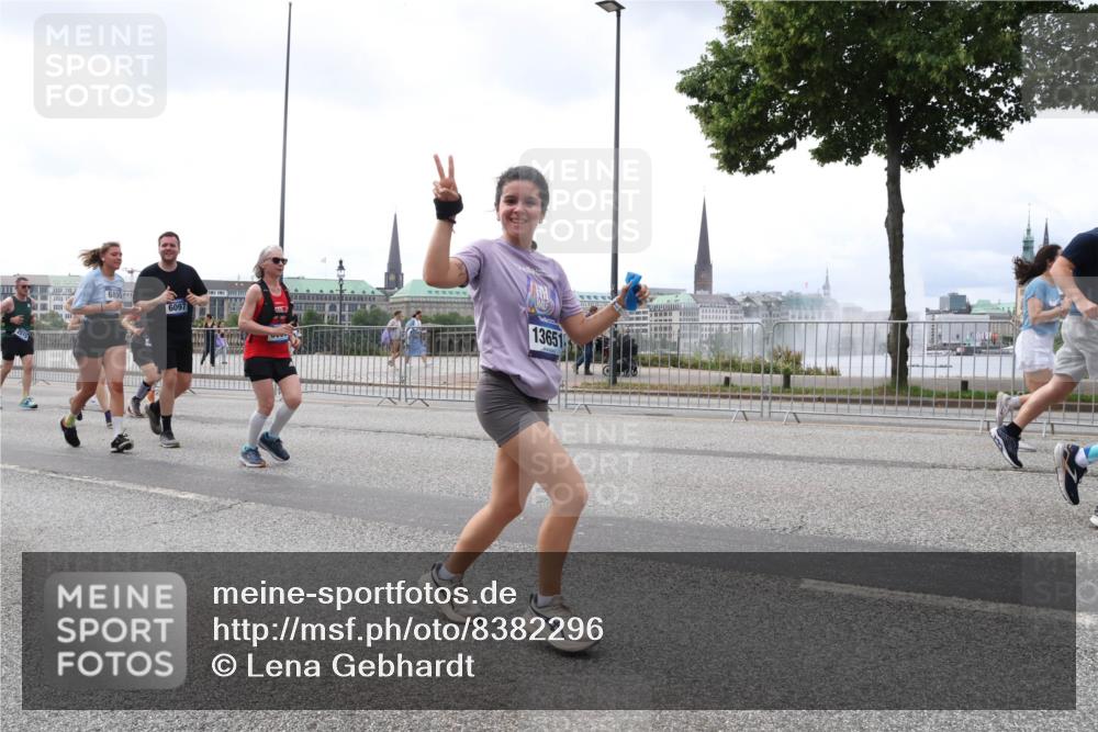 29.06.2025 - hella hamburg halbmarathon Lena Gebhardt http://msf.ph/oto/8382296 29.06.2025 10:40:20 Lombardsbrücke 6890, 6097, 13651, 1018, 1037, 1058, 1076, 1291, 1586, 1691, 1899, 2019, 2109, 2254, 2515, 2572, 2762, 2763, 2866, 2888, 3237, 3293, 3295, 3515, 3607, 3808, 3810, 3882, 3883, 3884, 4173, 4271, 4411, 4471, 4756, 4906, 5059, 5113, 5229, 5263, 5351, 5352, 5654, 5702, 5877, 5901, 5975, 6076, 6097, 6229, 6278, 6280, 6363, 6463, 6548, 6673, 6698, 6750, 6866, 6876, 6890, 6920, 7045, 7108, 7174, 7455, 7456, 7675, 7850, 8107, 8307, 8378, 8391 meine-sportfotos.de