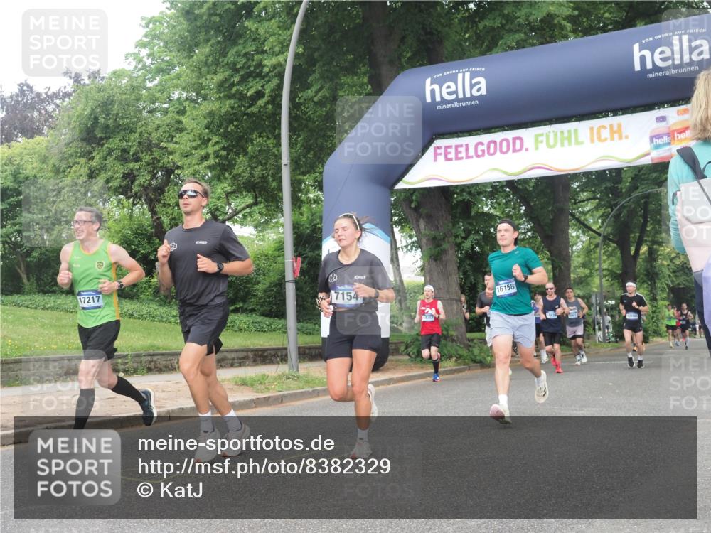 29.06.2025 - hella hamburg halbmarathon KatJ http://msf.ph/oto/8382329 29.06.2025 10:25:23 Zwischen KM18-KM19 1385, 2399, 6915, 7152, 7154 meine-sportfotos.de