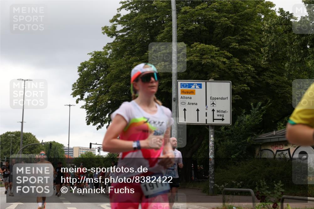 29.06.2025 - hella hamburg halbmarathon Yannick Fuchs http://msf.ph/oto/8382422 29.06.2025 10:54:58 20KM 1188, 1364, 1414, 1453, 1653, 1823, 2322, 2323, 2426, 2661, 3698, 5602, 5603, 5775, 6201, 6487, 6674, 6708, 6754, 6757, 6921, 7006, 7250, 7306, 7759, 7761, 8177, 8483, 8662, 9020, 9021, 9611, 9984, 10295, 10534, 11623, 11702, 11782, 12789, 12908, 13459, 13516, 15269, 16621, 17145, 17226, 17951, 17952, 18133, 18757, 19117, 19146, 19242 meine-sportfotos.de