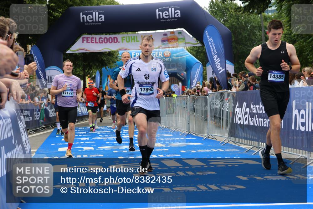 29.06.2025 - hella hamburg halbmarathon Strokosch-Dieckow http://msf.ph/oto/8382435 29.06.2025 10:46:52 Ziel 1139, 1689, 4091, 10122, 11858, 13728, 13940, 14385, 14449, 14541, 14594, 15900, 16081, 17172, 17353, 17492, 17669, 17892, 17979, 19105 meine-sportfotos.de